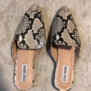 Steve Madden Flats